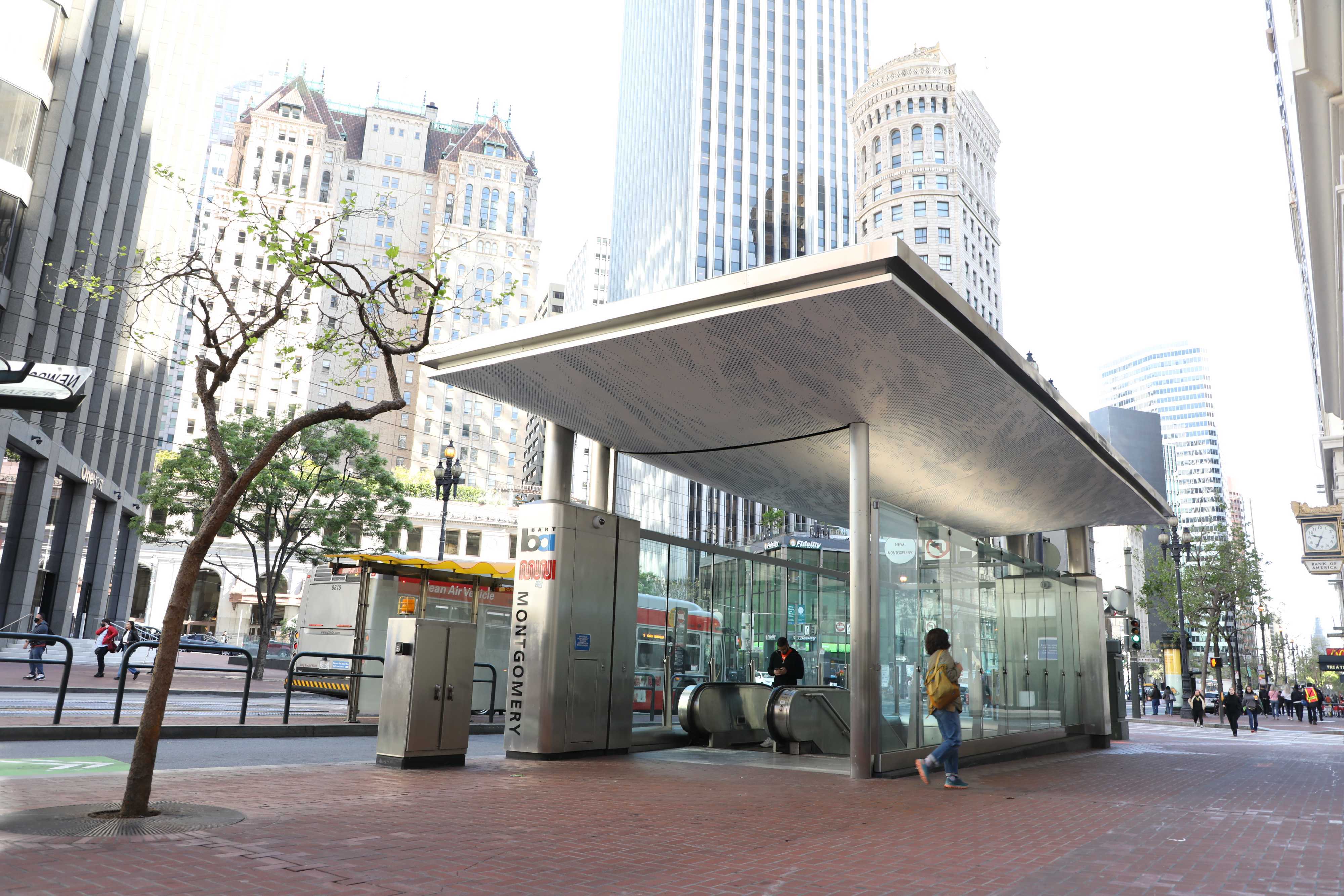 BART Montgomery Canopy